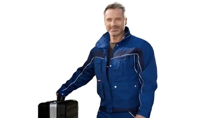 Fontanero especializado preparado para trabajar en Toledo con maletín de herramientas